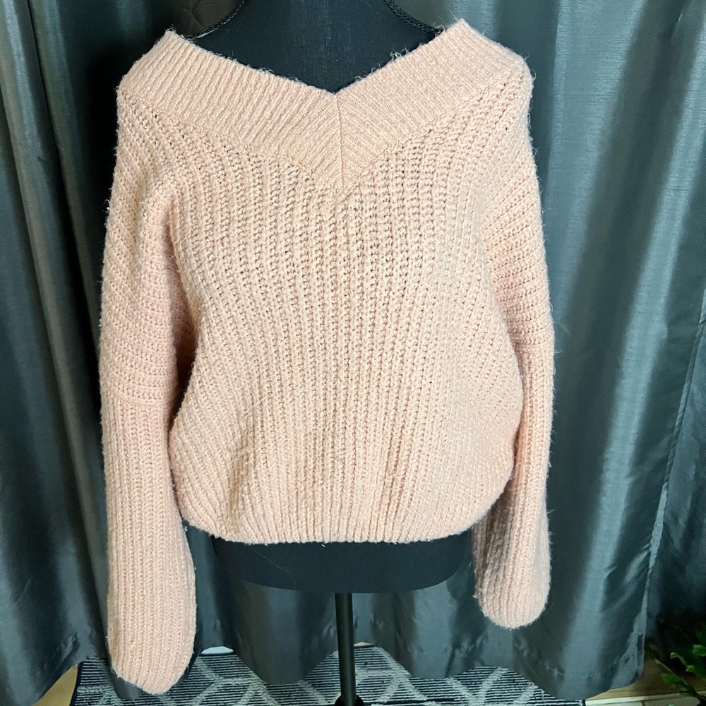 Streetwear Society Pink plush sweater